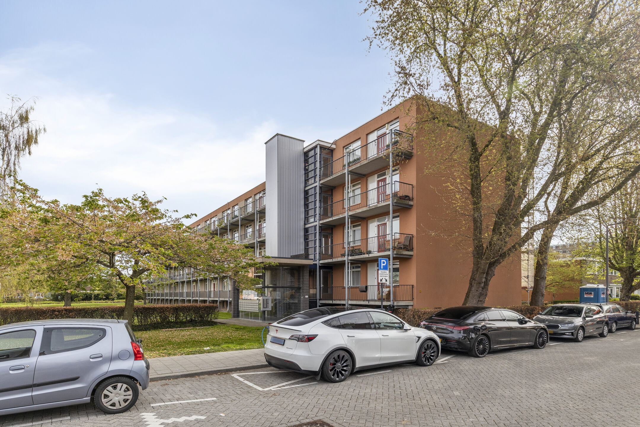 https://roosdenbrabermakelaars.nl/wp-content/uploads/2026/06/272391922.jpg